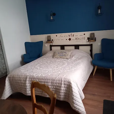 Couette-café Lorali 3*