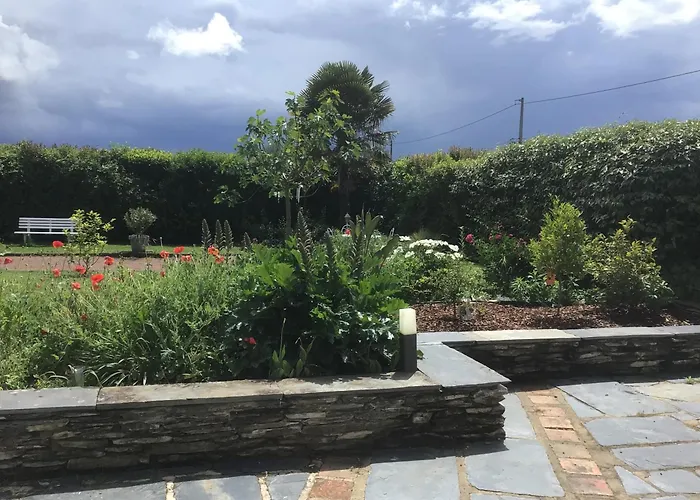 Lorali Bed & Breakfast 3*